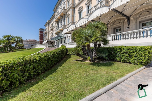 Gallery - Hotiday Room Collection - Livorno Mascagni