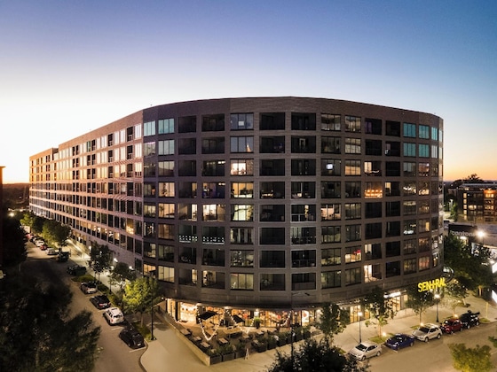 Gallery - Sentral West Midtown At Star Metals