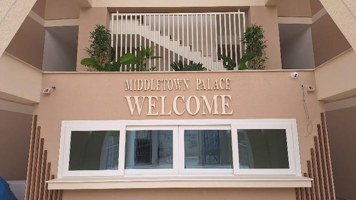 Gallery - Middle Town Palace