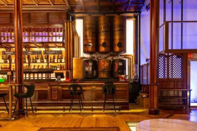 Gallery - Las Tres Campanas