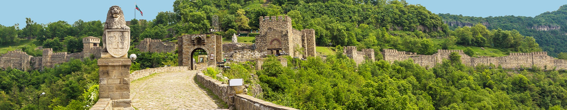 Ruta de los Castillos y Monasterios con Mar Negro