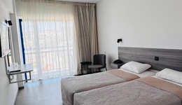 Navarria Hotel