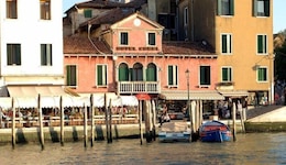 Hotel Canal