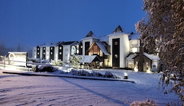 Xelena Hotel & Suites