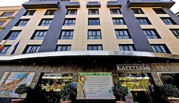 Senator Granada Lifestyle Collection