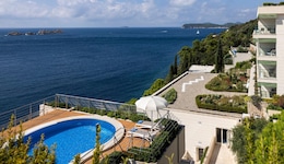 Hotel More
