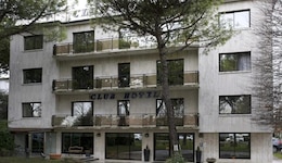 Club Hotel