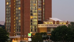 Courtyard By Marriott Boston-Cambridge