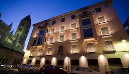 Nexus Valladolid Suites & Hotel