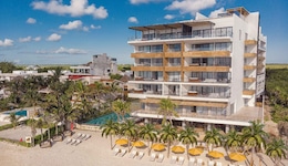 The Fives Oceanfront Puerto Morelos
