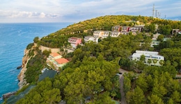 Senza Garden Holiday Club