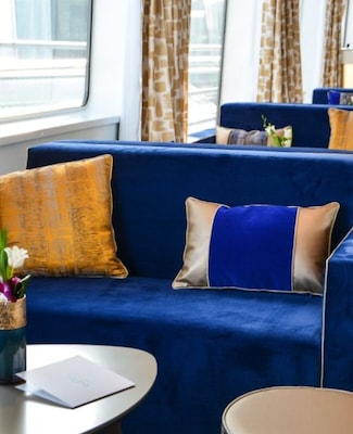 Lounge Bar