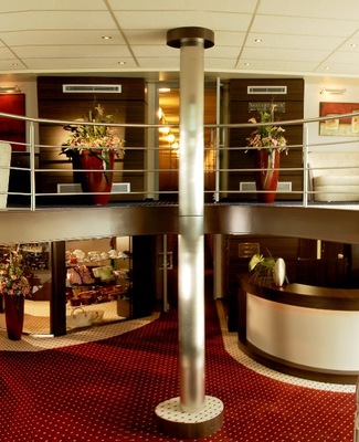 AMADEUS Princess Entrance