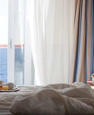 golden_cabin balcony