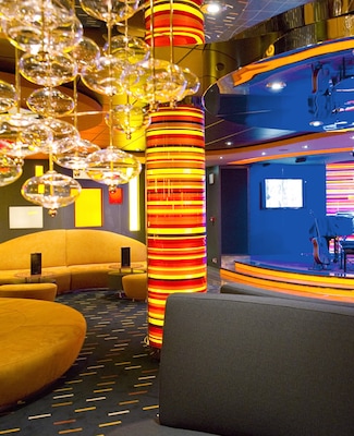 Golden Jazz Bar