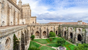 Évora