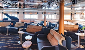 Explorer Lounge Bar