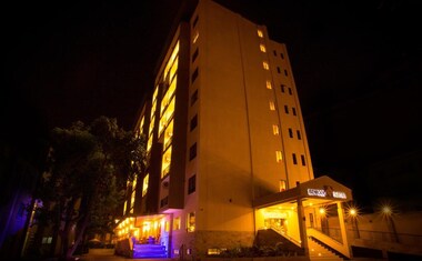 Bidwood Suite Hotel