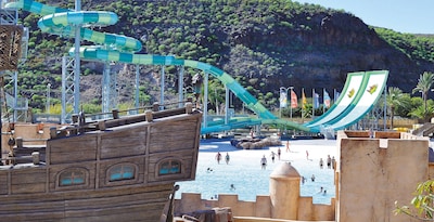 Aqualand Gran Canaria con vuelo, hotel y entradas incluidas