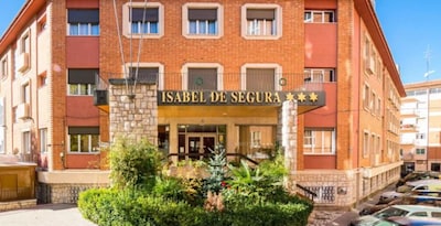 Hotel Isabel De Segura