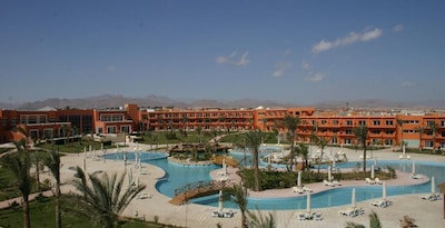 Amwaj Oyoun Resort & Casino