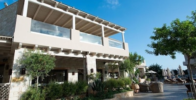 Cactus Royal Resort & Spa
