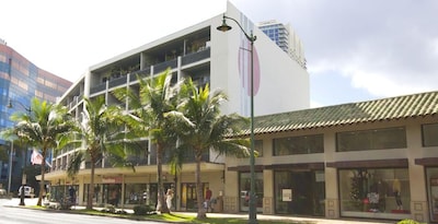 Polynesian Residences Waikiki Beach