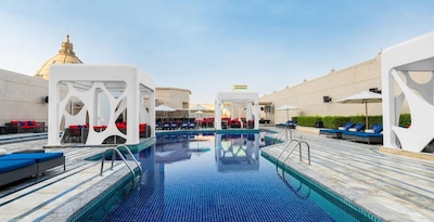 V Hotel Dubai, Curio Collection By Hilton