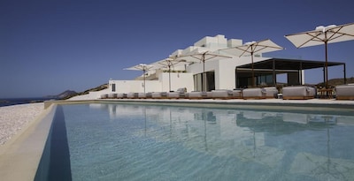 Domes White Coast Milos, Small Luxury Hotels of the World – Adults Only