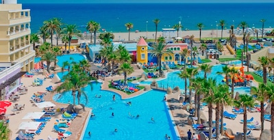 Mediterraneo Bay Hotel  & Resort