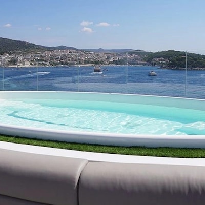 Jacuzzi
