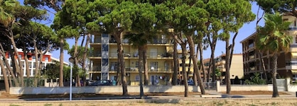 Gocosta Apartment Pins I Mar