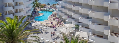 Fergus Style Cala Blanca Suites