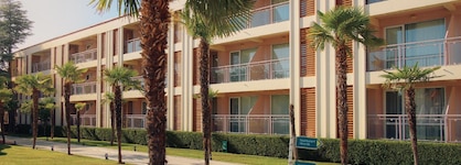 Dit Evrika Beach Club Hotel