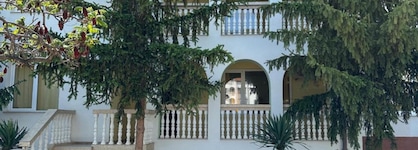 Bravo Apartments