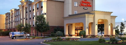 Hampton Inn & Suites By Hilton Montreal-Dorval