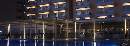 Queen's Bay Hotel