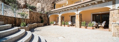 Lh Pozzo Sacro Hotel