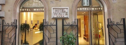 Hotel White