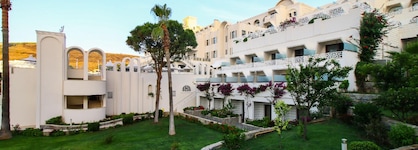 Azka Hotel