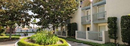 Howard Johnson By Wyndham Anaheim Hotel & Water Playground