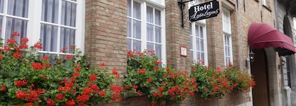 The Black Swan Hotel