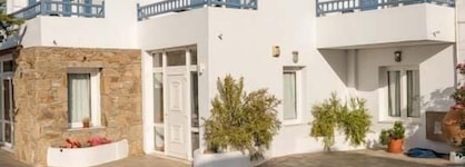 Poseidon Hotel & Suites
