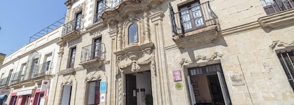 Casa Palacio De Los Leones
