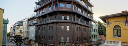 Seven Hills Hotel