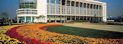 Oriental Riverside Hotel