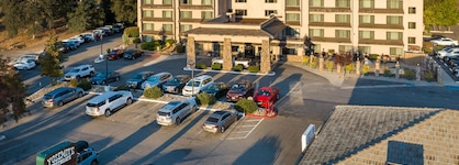 Yosemite Southgate Hotel & Suites