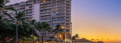 Castle Waikīkī Shore