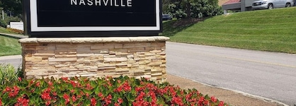 Club - Hotel Nashville Inn & Suites