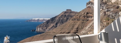 Porto Fira Suites